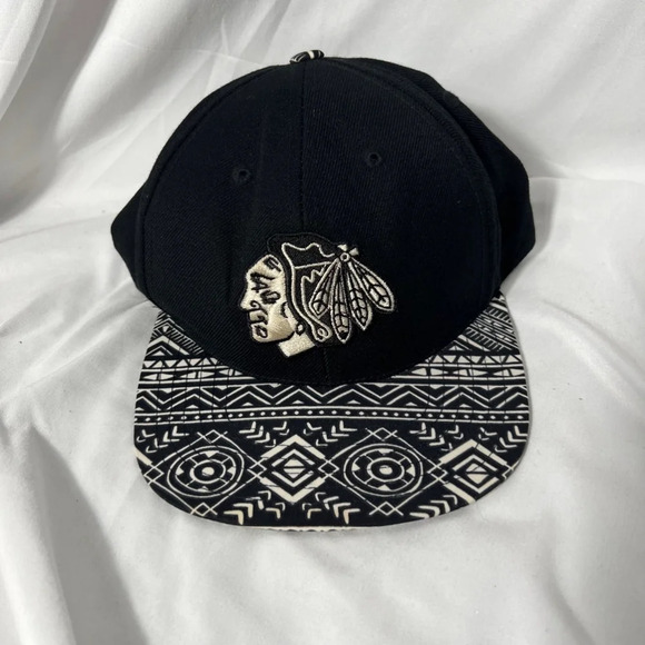 Chicago Blackhawks Hat American‎ Needle Aztec Print Black White Adjustable Cap - Picture 1 of 8